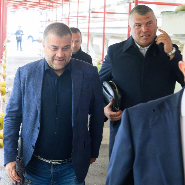 Saša Pozder (u sredini)