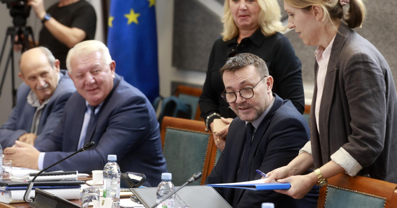 EU povukla ‘Chat Control‘ s dnevnog reda, oglasio se Bauk: ‘Vlada se nadala da će dobiti alat za špijuniranje‘