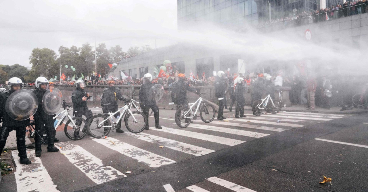 Potpuni kaos u Bruxellesu: Generalni štrajk paralizirao zemlju, prosvjednici se sukobili s policijom