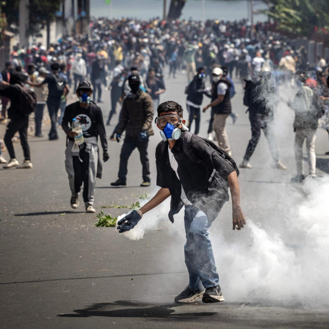 Neredi na Madagaskaru