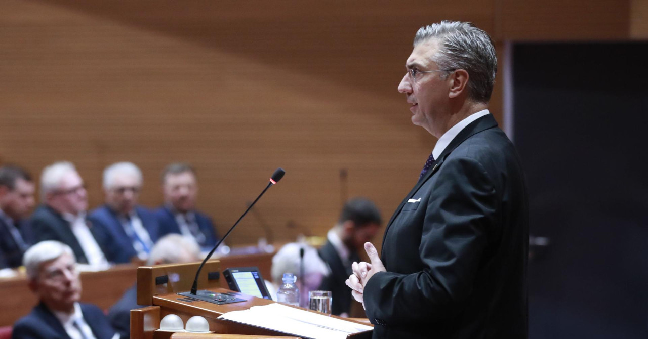 Plenković odgovorio na prozivke oporbe, a osvrnuo se i na jedan ozbiljan problem: ‘Gubimo otprilike jedan grad od 20.000 ljudi godišnje‘