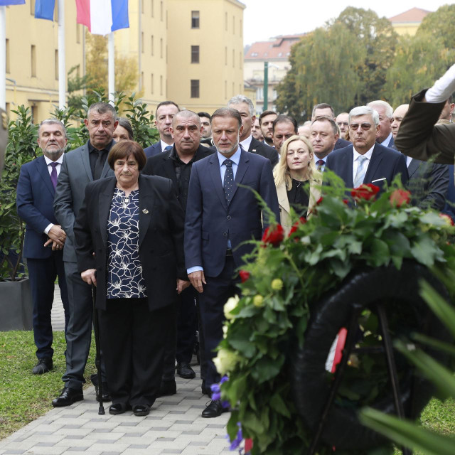 Obilježavanje 34. godišnjice pogibije general-bojnika Blage Zadre.
Na fotografiji: Tomislav Zadro, Kata Zadro, Gordan Jandroković