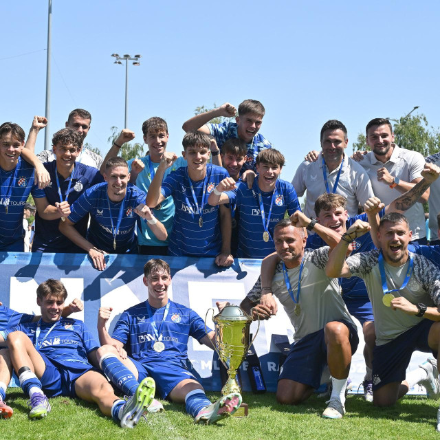 Slavlje Dinama nakon osvojenog turnira Mladen Ramljak ove godine