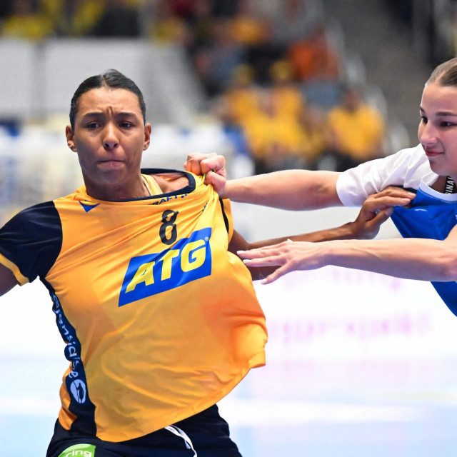 Švedska sigurna protiv Ukrajine - Jamina Roberts