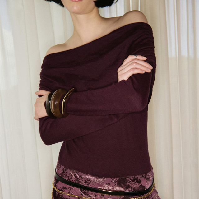 Uski pulover s drapiranim izrezom - 49,99 eura