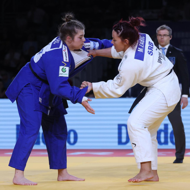 Helena Vuković (lijevo)