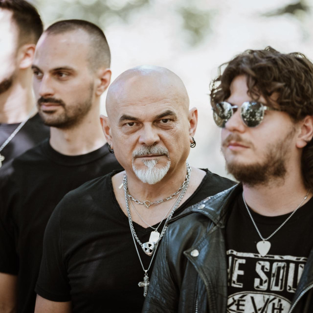 Pero Galić na pozornicu Tvornice kulture izlazi s mladim bendom u kojem je i njegov sin Sebastijan