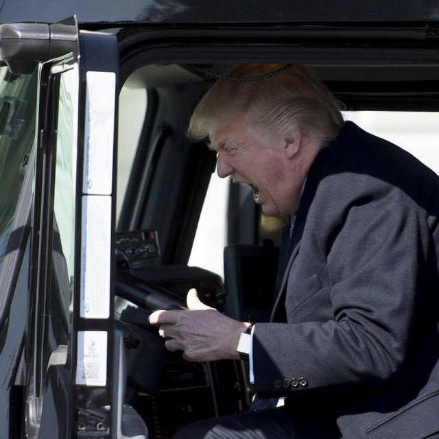 Donald Trump za volanom kamiona (arhivska fotografija)