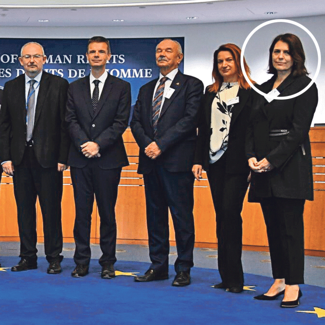 Mirta Matić (označena krugom)