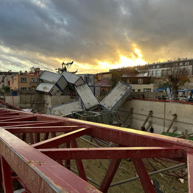 Srušena dizalica u Ermontu