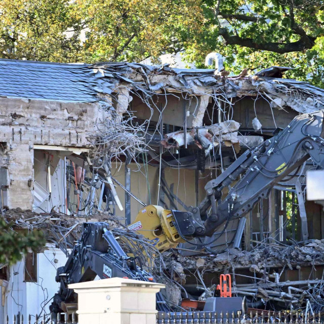 Počelo rušenje dijela Bijele kuće