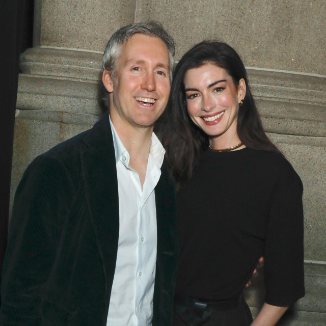 Adam Shulman i Anne Hathaway na rijetkom zajedničkom pojavljivanju u javnosti u New Yorku