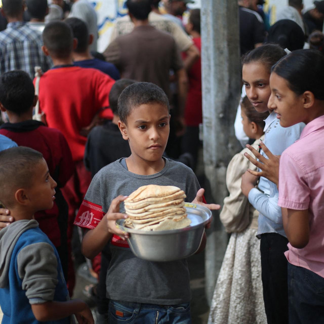 Pomoć je napokon počela stizati