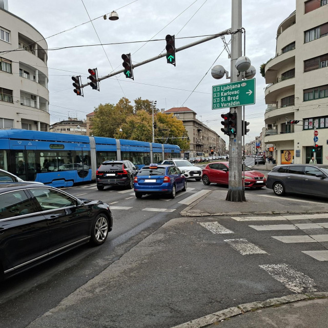 Raskrižje Šubićeve i Zvonimirove