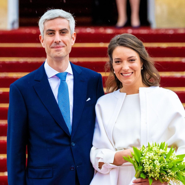 Na civilnom vjenčanju blistala je u jednostavnom kompletu modne kuće Valentino