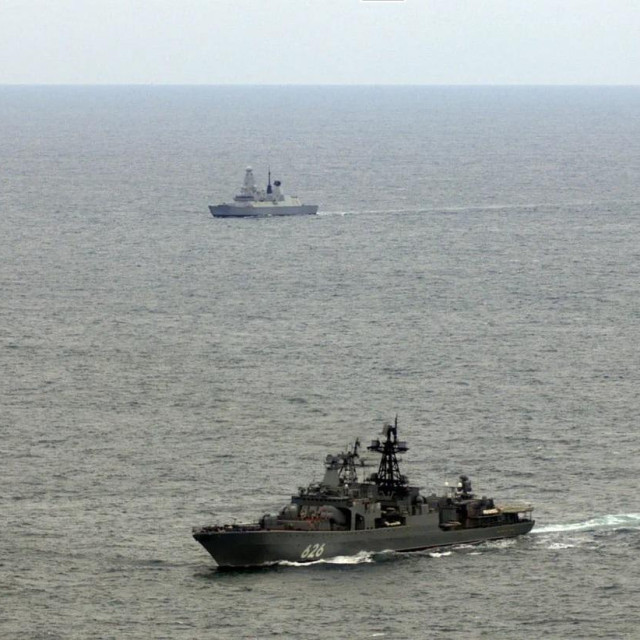 Akcija presretanja i pratnje ruskog razarača od strane britanskog ratnog broda HMS Duncan