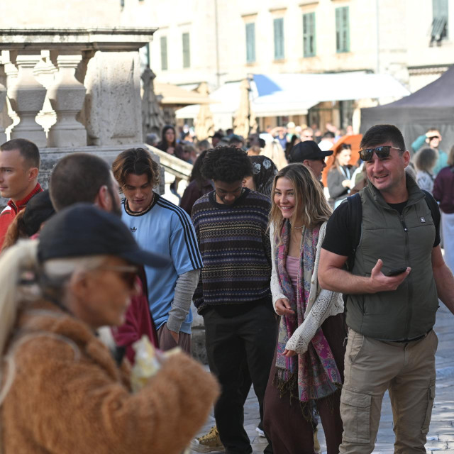 Drew Starkey, Chase Stokes, Jonathan Daviss, Madelyn Cline i Julia Antonelli na snimanju serije ”Outer Banks” u Dubrovniku