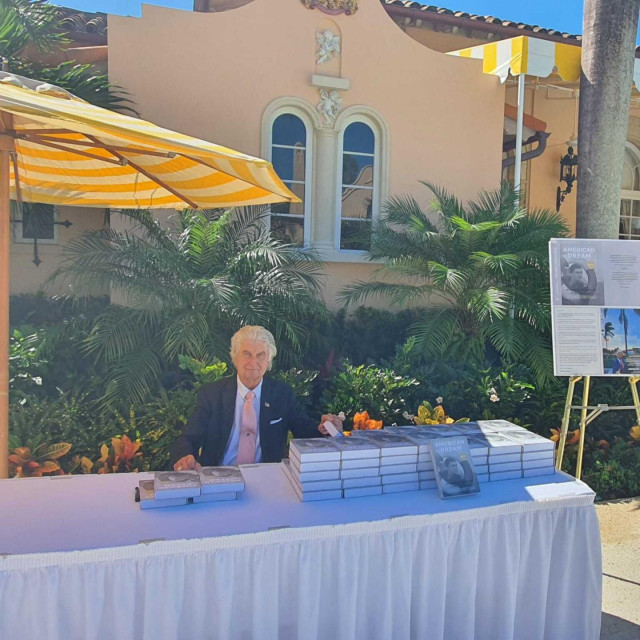 Vladimir Kraljević potpisuje knjigu ”American Dream”