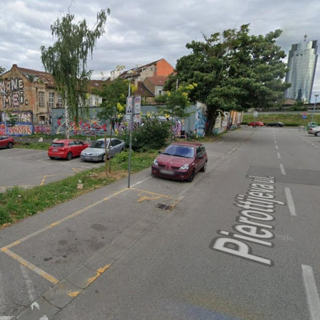 Parking u Pijerottijevoj