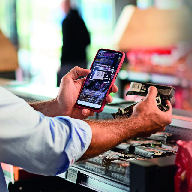 Petrol GO mijenja doživljaj putovanja. Povezujući plaćanja, narudžbe, pogodnosti i vjernost na jednom mjestu, vozačima pruža potpunu slobodu kretanja. Aplikacija donosi sve što suvremeni vozač treba: praktičnost, preglednost i uštedu vremena.