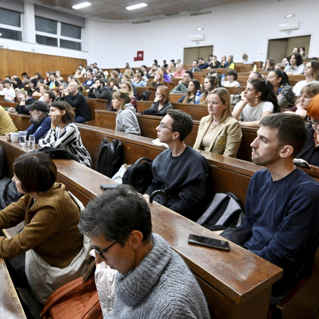 Tribina na Filozofskom fakultetu zbog suspenzije troje studenat