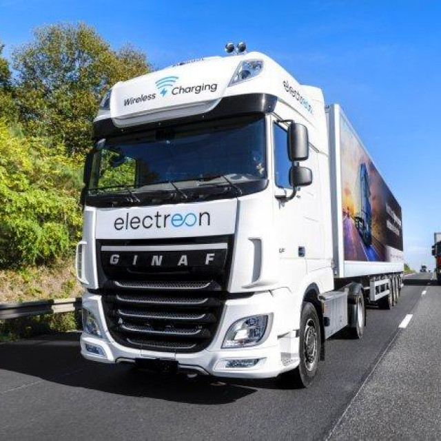 Autocesta koja puni električna vozila