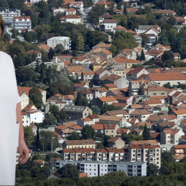 Prof. dr. sc. Ivanka Marinović: ”U skupini ljudi iz Cetinskog kraja zabilježeno je i češće prisustvo određenih alela HLA-DRB1 gena, koji se povezuju s povećanom podložnošću razvoju bolesti, te s težom kliničkom slikom i lošijim funkcionalnim ishodom”