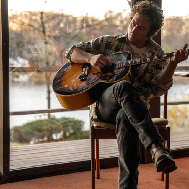 Jeremy Allen White kao Bruce Springsteen u filmu ‘Springsteen: Izbavi me iz ništavila‘