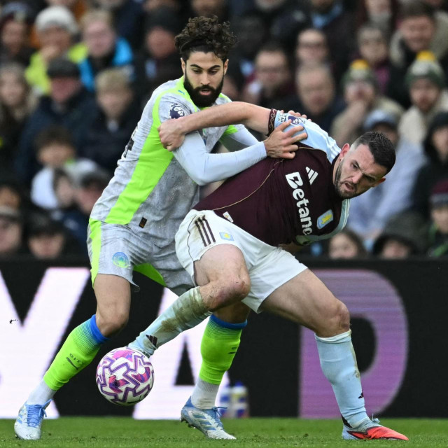 Joško Gvardiol i John McGinn 