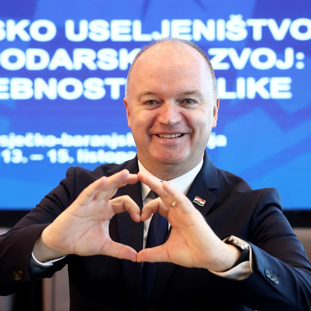 Ministar Ivan Šipić