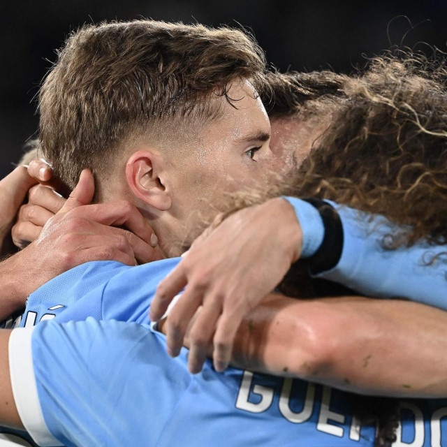 Slavlje Bašića i suigrača