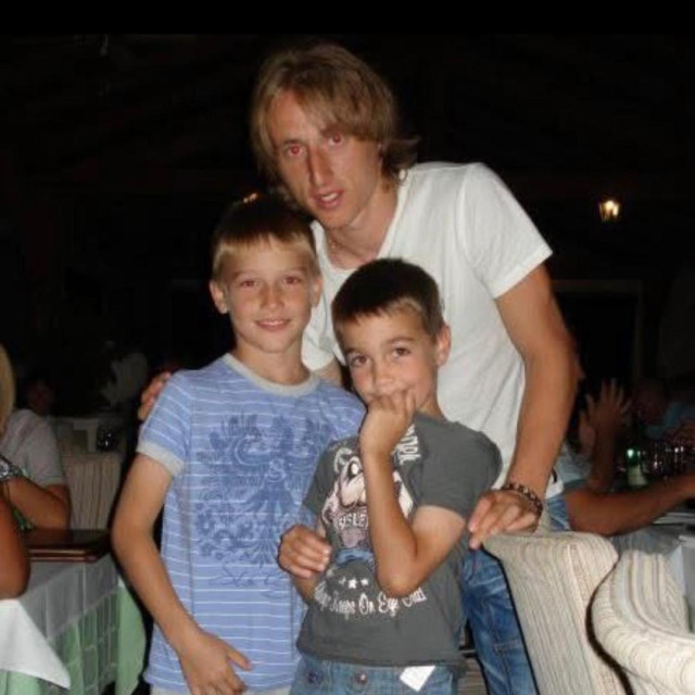 Franko Kovačević i njegov brat Fabio s Modrićem