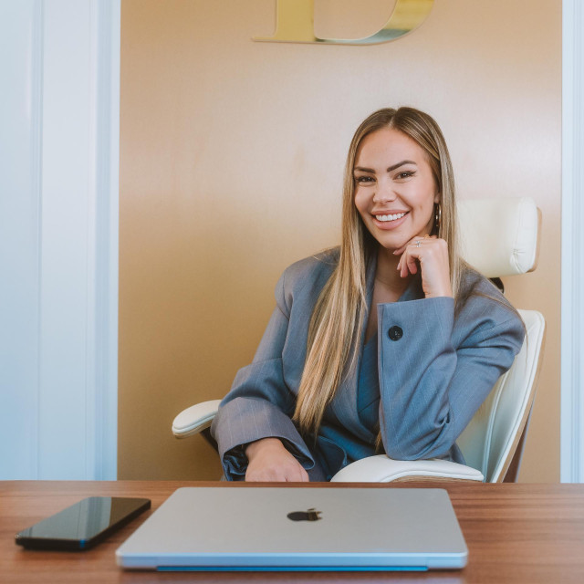 Trenutačno razvija čitavu kolekciju predmeta koji će se, poput postamenata, izrađivati ručno i od vrhunskih materijala