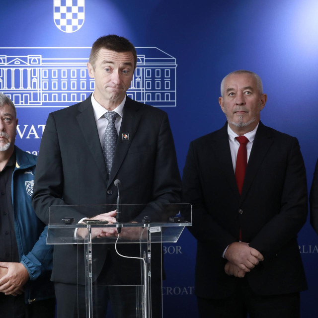 Stipe Mlinarić, Damir Markus, Ivan Penava, Predrag Mišić, Tomislav Josić
 