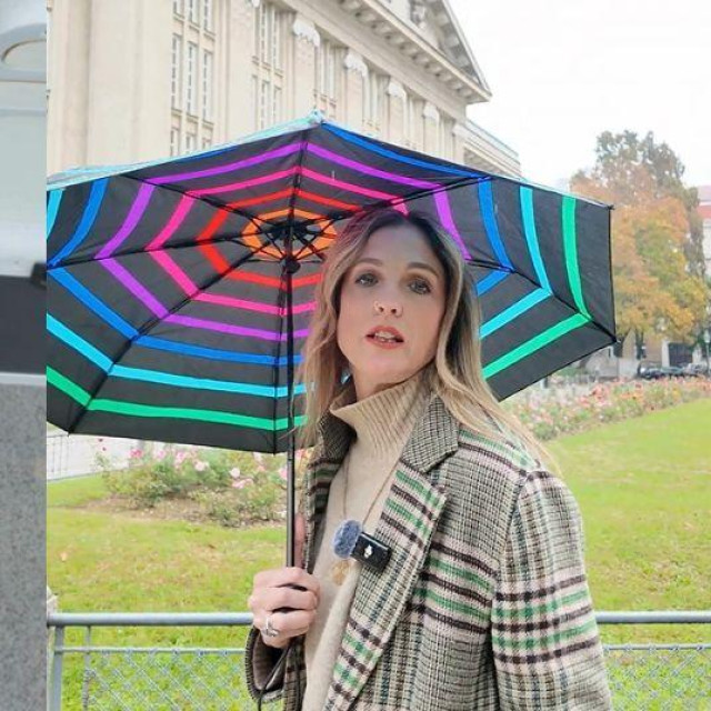 Na robu vrijednosti iznad 22 eura koja stiže izvan EU treba platiti PDV i carinske pristojbe