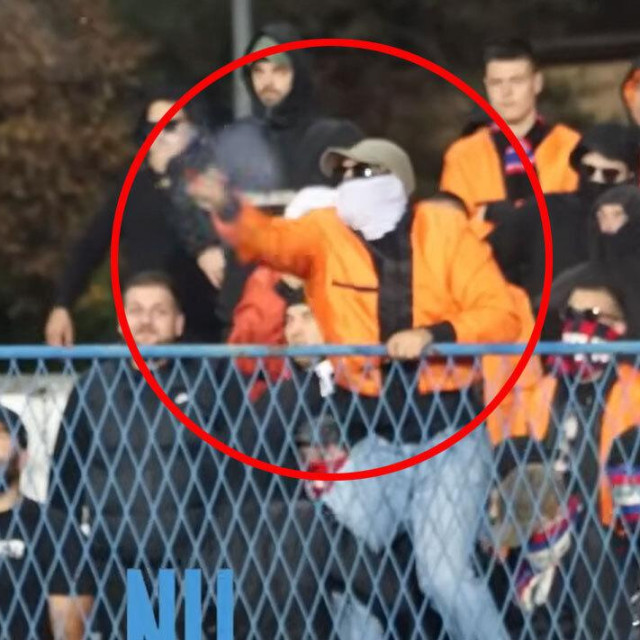 Torcidaš ispaljuje raketu