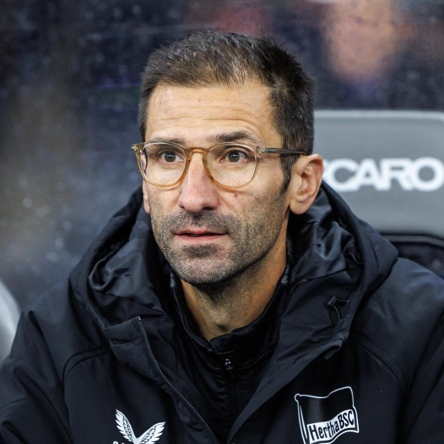 Andre Mijatović sjedi na klupi berlinske Herthe