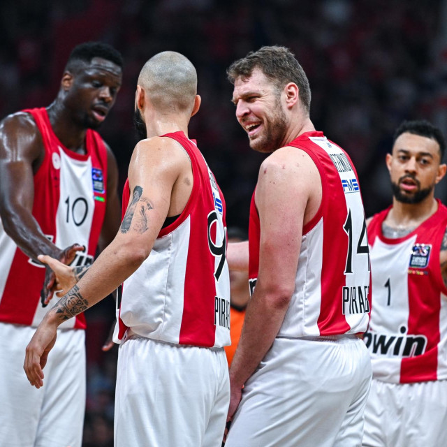 Sasha Vezenkov, Evan Fournier, Moustapha Fall i Nigel Williams-Goss