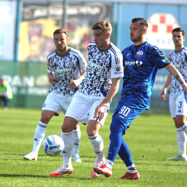 Ilija Nestorovski (desno) na utakmici s Hajdukom prošle sezone