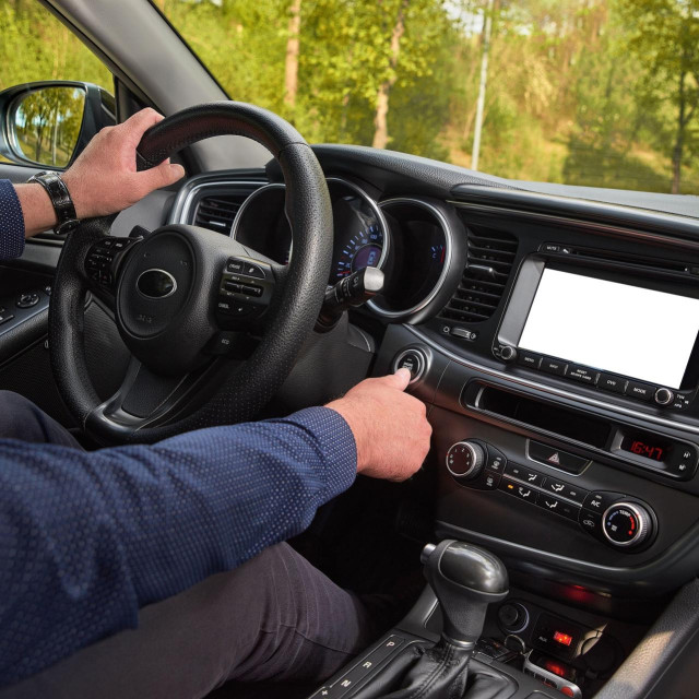 Pokretanje automobila, ilustracija