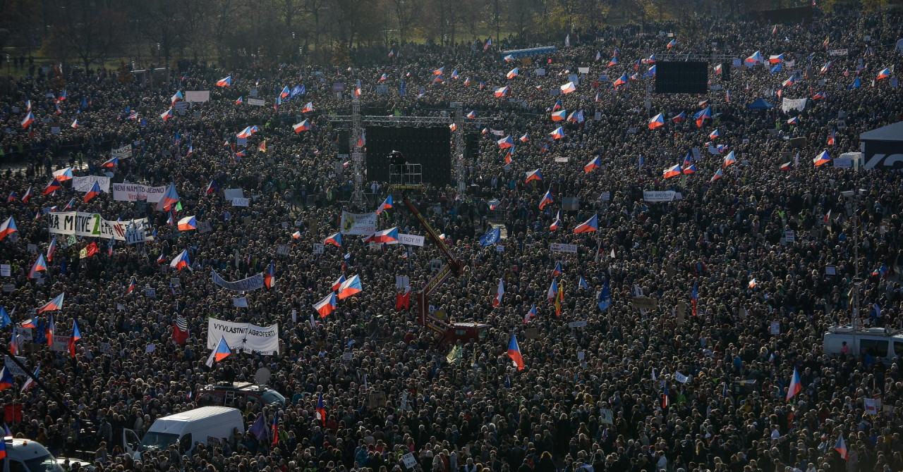 Češka je, čini se, konačno izabrala stranu. Ulaze u trojni pakt