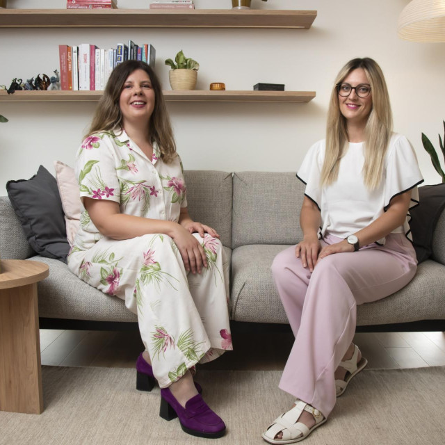 Iva Gospodnetić i Mara Modrić
 