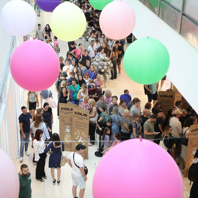 Velike gužve zbog prodaje misterioznih paketa u zagrebačkom trgovačkom centru početkom rujna