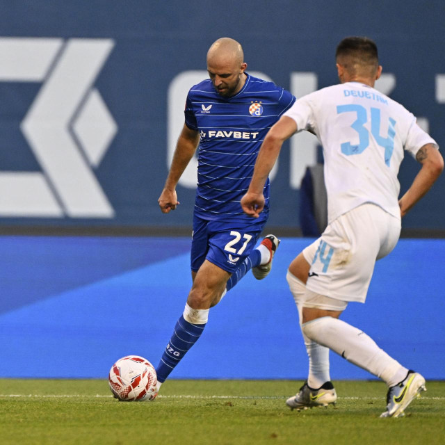 Zagreb, 011125.
Stadion Maksimir.
Utakmica 12. kola SuperSport HNL-a, Dinamo - Rijeka.
Na fotografiji: Josip Misic, Mladen Devetak.