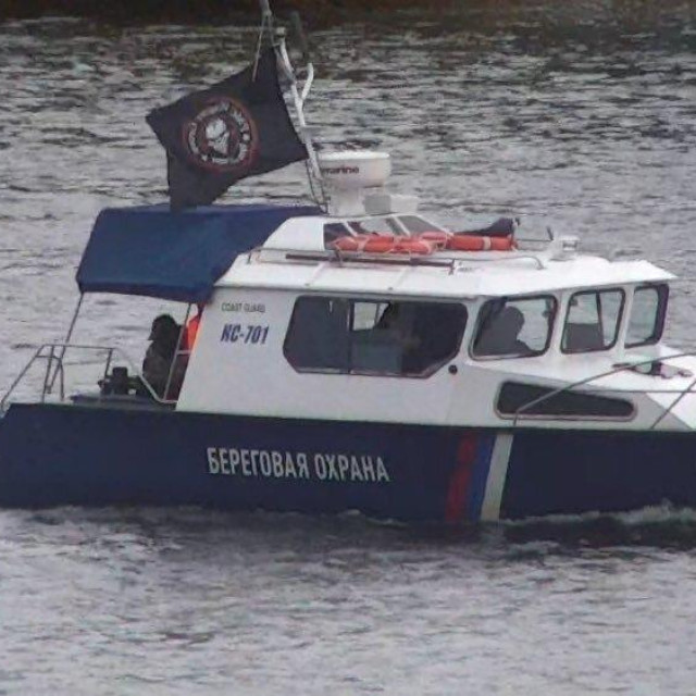 Patrolni brod s Wagnerovom zastavom