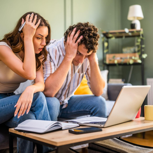 U Hrvatskoj je scena poput ove česta pri računanju mjesečnog budžeta