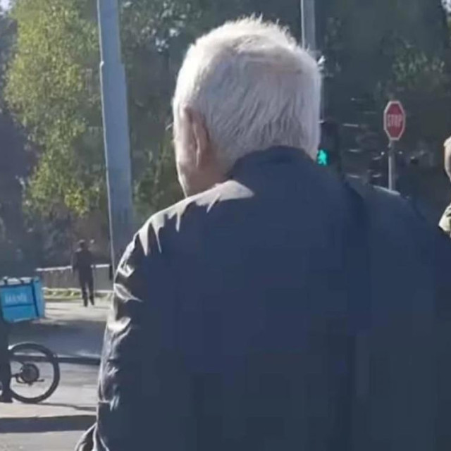 Snimljeno ispred Ćacilenda