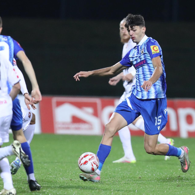 Aleks Stojaković zabio je autogol kakav se rijetko viđa