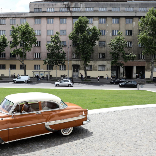 Zgrada HAZU, Trg žrtava fašizma