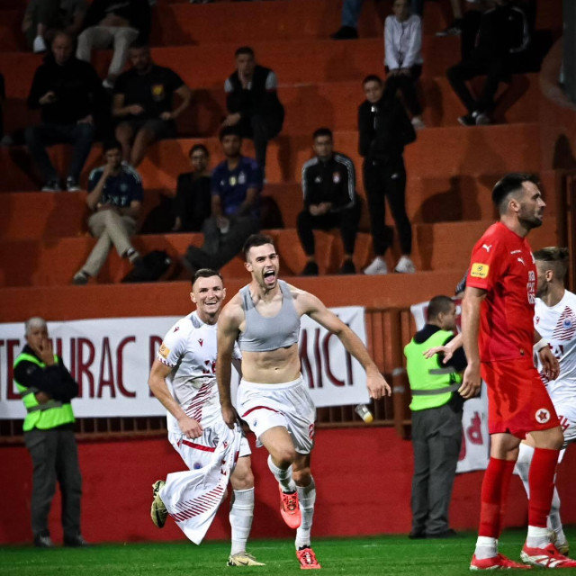 Mario Ćuže slavi pogodak protiv Veleža